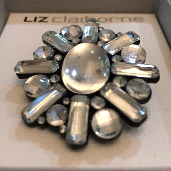 Liz Claiborne Brooch - Picture 2 of 3